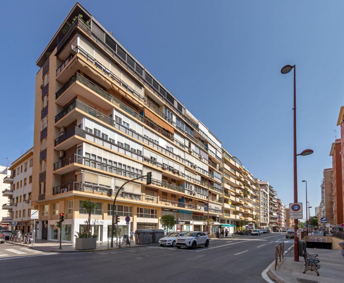 Lujan Deluxe Suites Sevilla Buitenkant foto